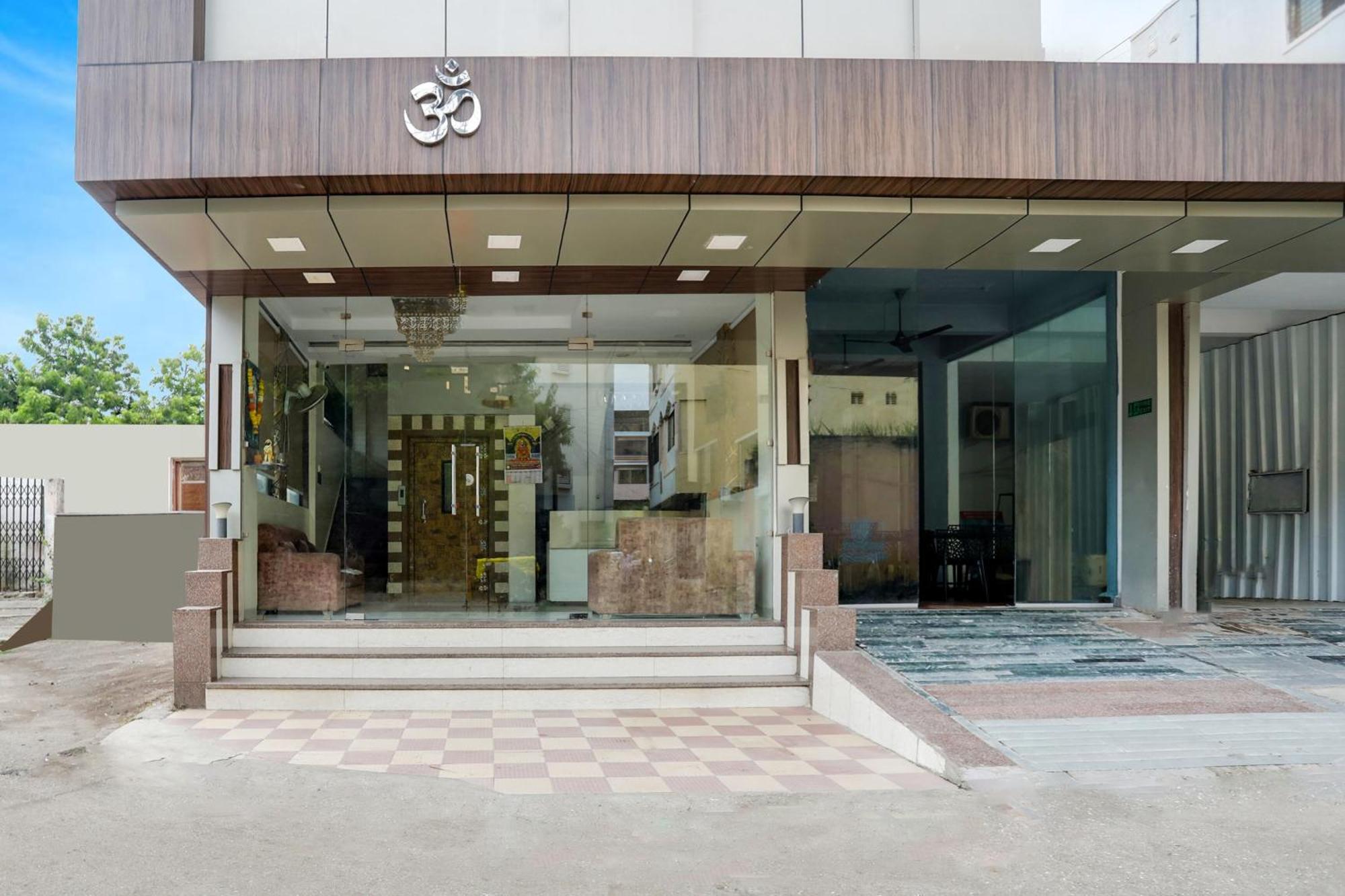 Super Hotel O Palkhi Road Near Sai Baba Temple Formerly Netra Sai Shirdi Dış mekan fotoğraf
