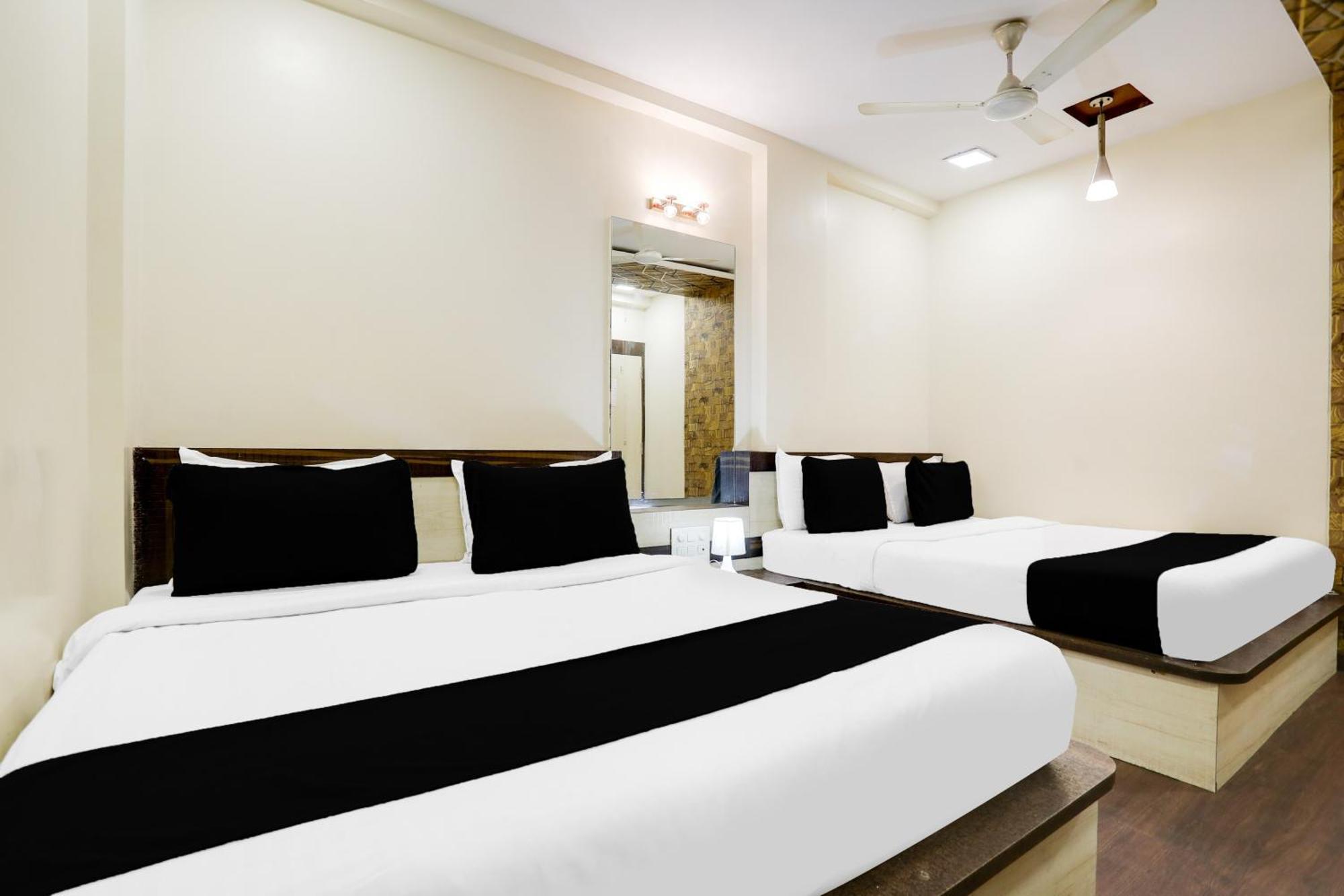 Super Hotel O Palkhi Road Near Sai Baba Temple Formerly Netra Sai Shirdi Dış mekan fotoğraf