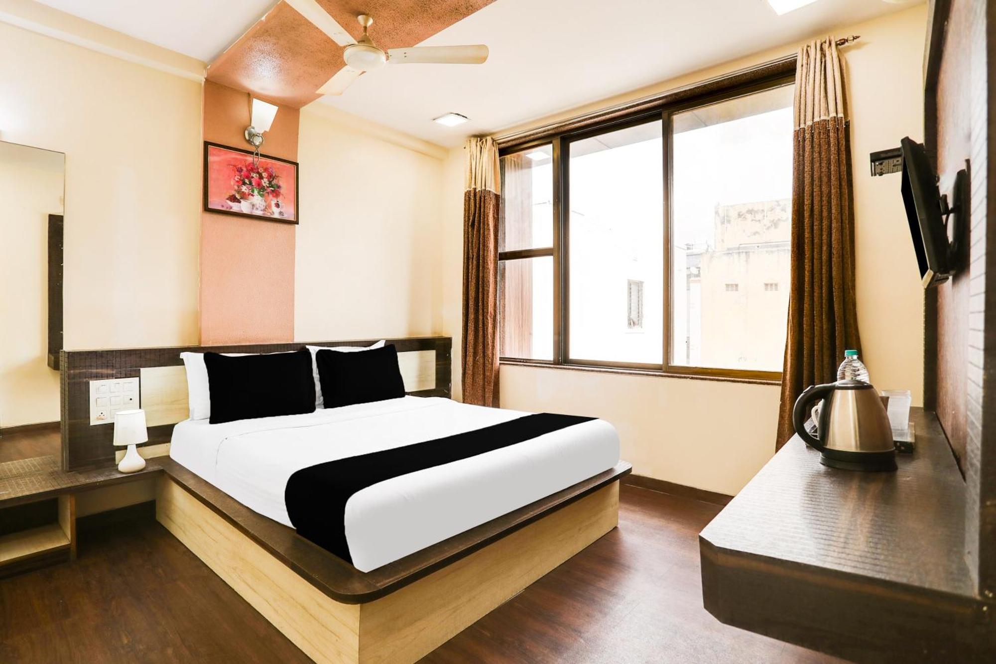 Super Hotel O Palkhi Road Near Sai Baba Temple Formerly Netra Sai Shirdi Dış mekan fotoğraf