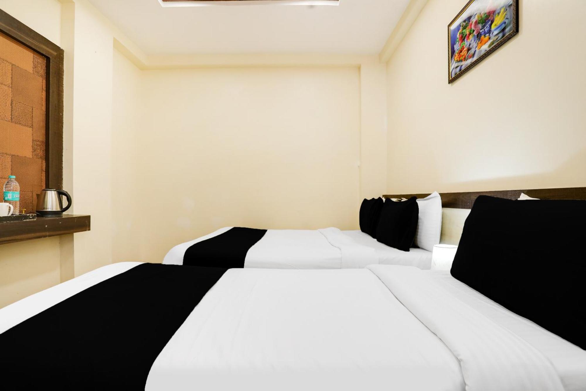 Super Hotel O Palkhi Road Near Sai Baba Temple Formerly Netra Sai Shirdi Dış mekan fotoğraf